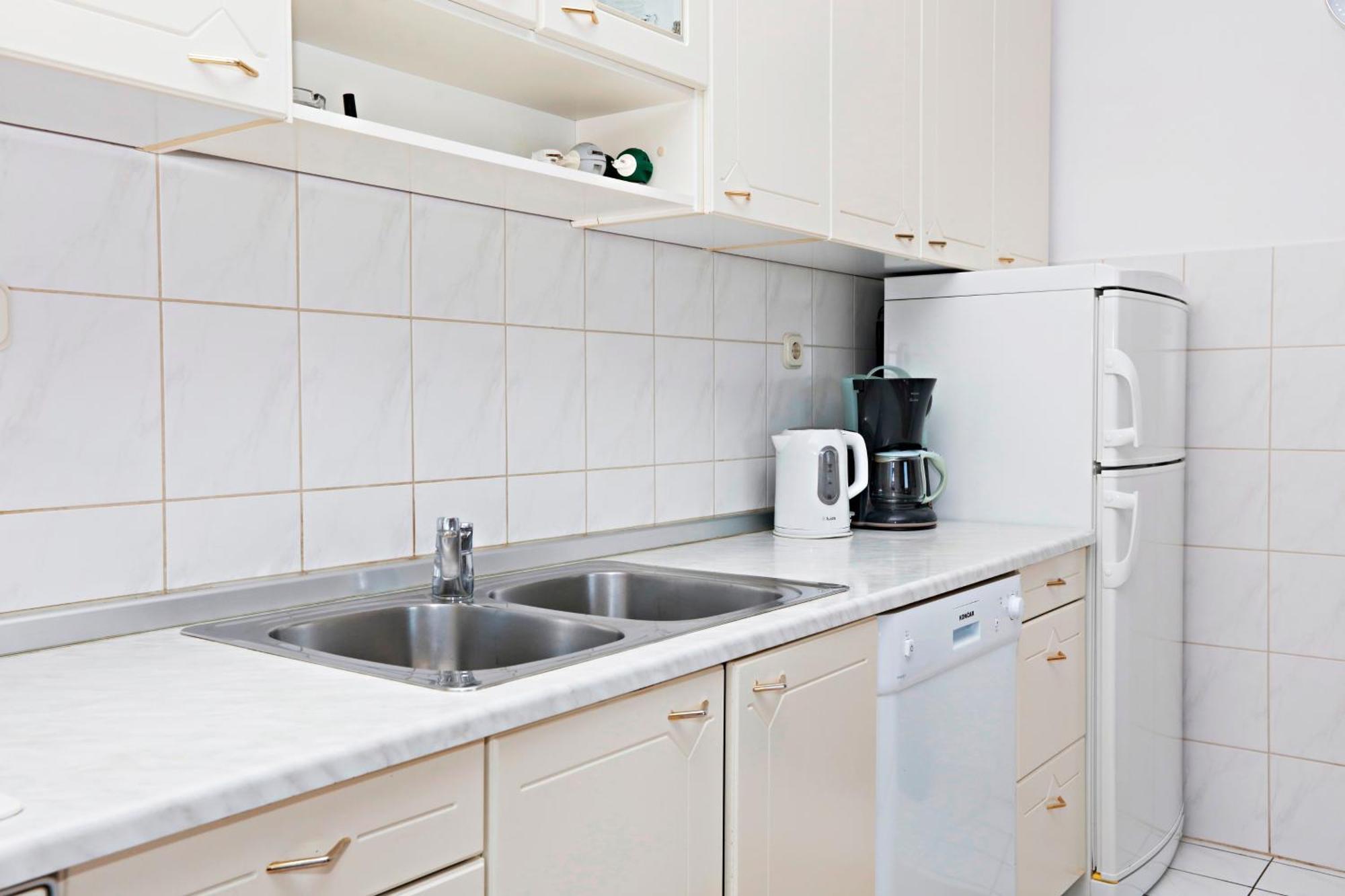 Apartments With A Parking Space Vodice - 16543 Phòng bức ảnh