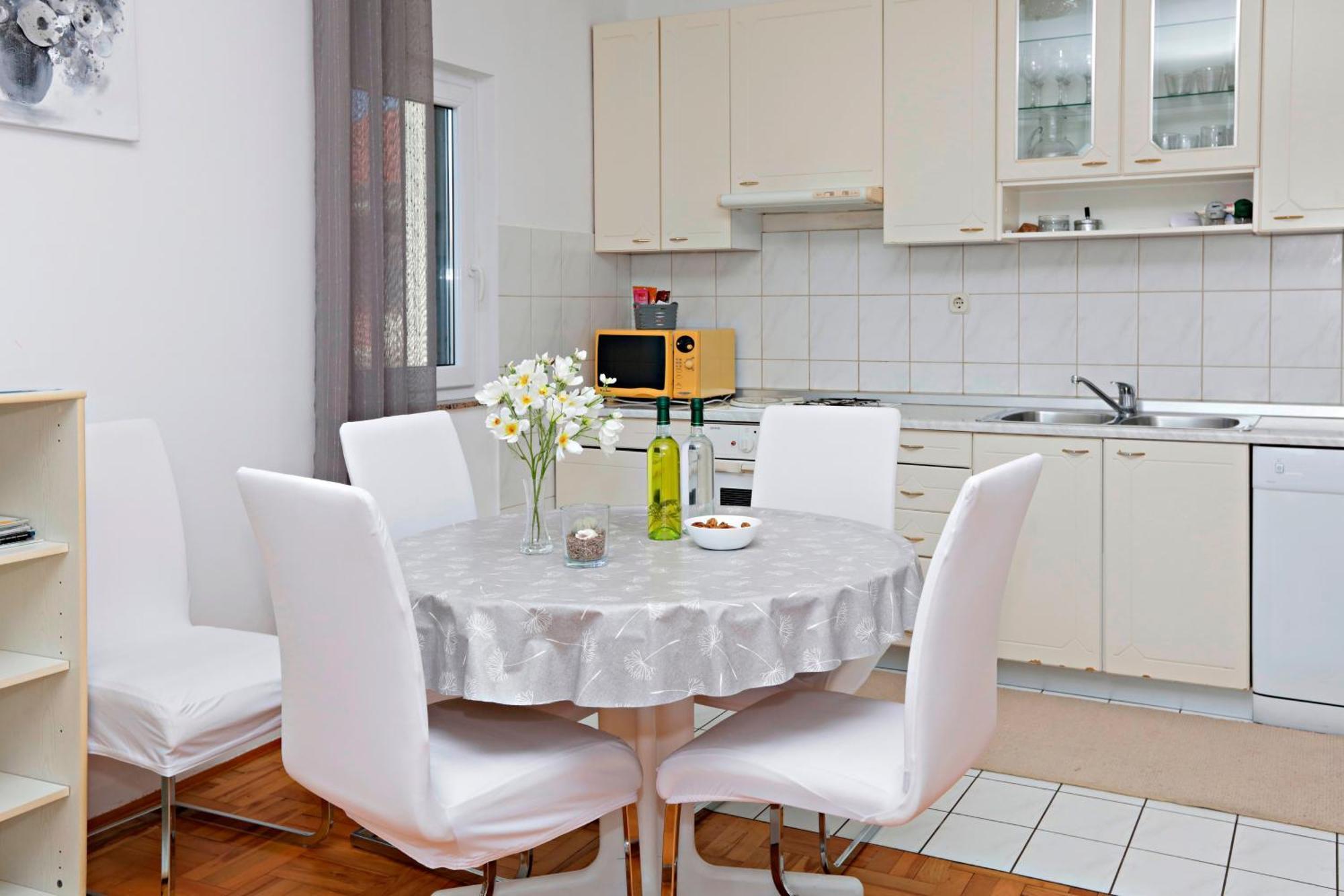 Apartments With A Parking Space Vodice - 16543 Phòng bức ảnh
