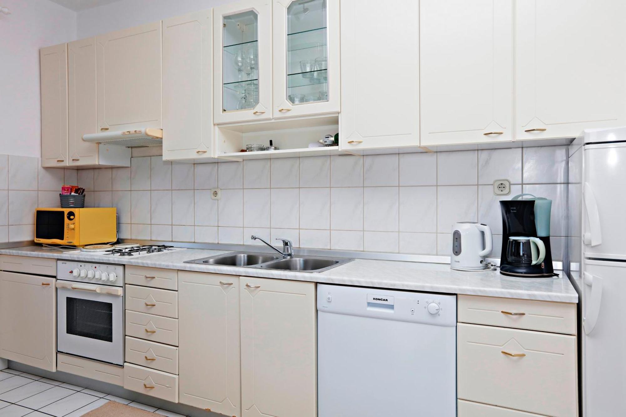 Apartments With A Parking Space Vodice - 16543 Phòng bức ảnh