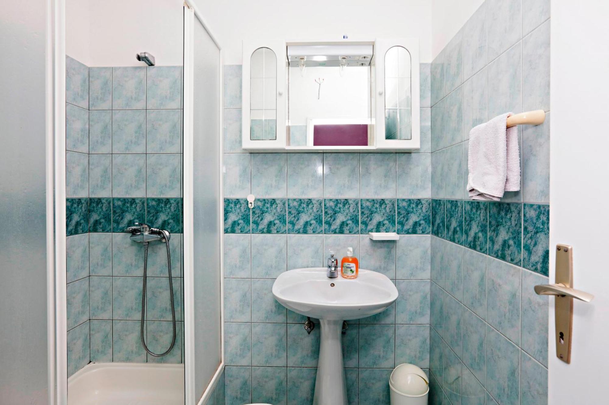 Apartments With A Parking Space Vodice - 16543 Phòng bức ảnh