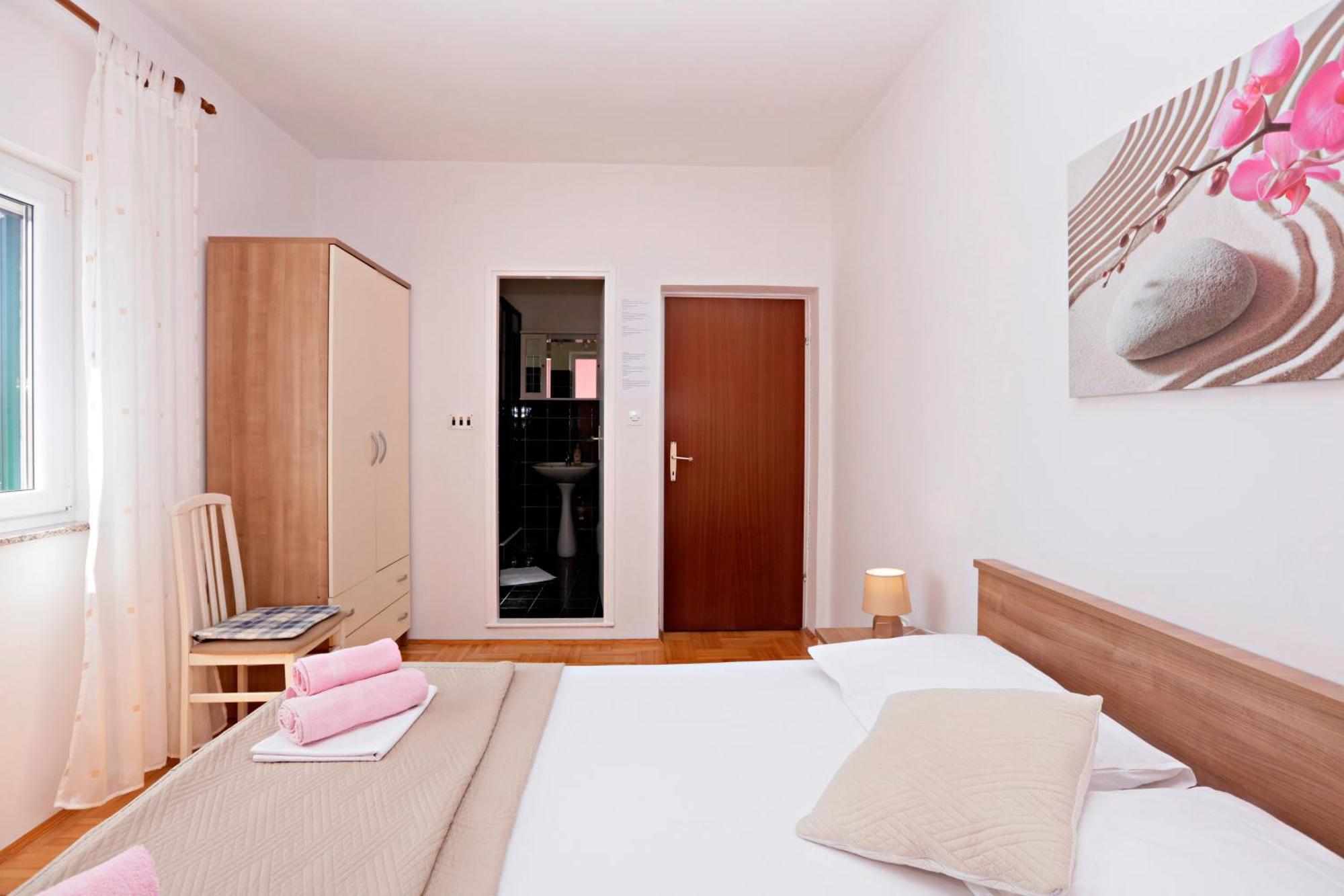 Apartments With A Parking Space Vodice - 16543 Phòng bức ảnh