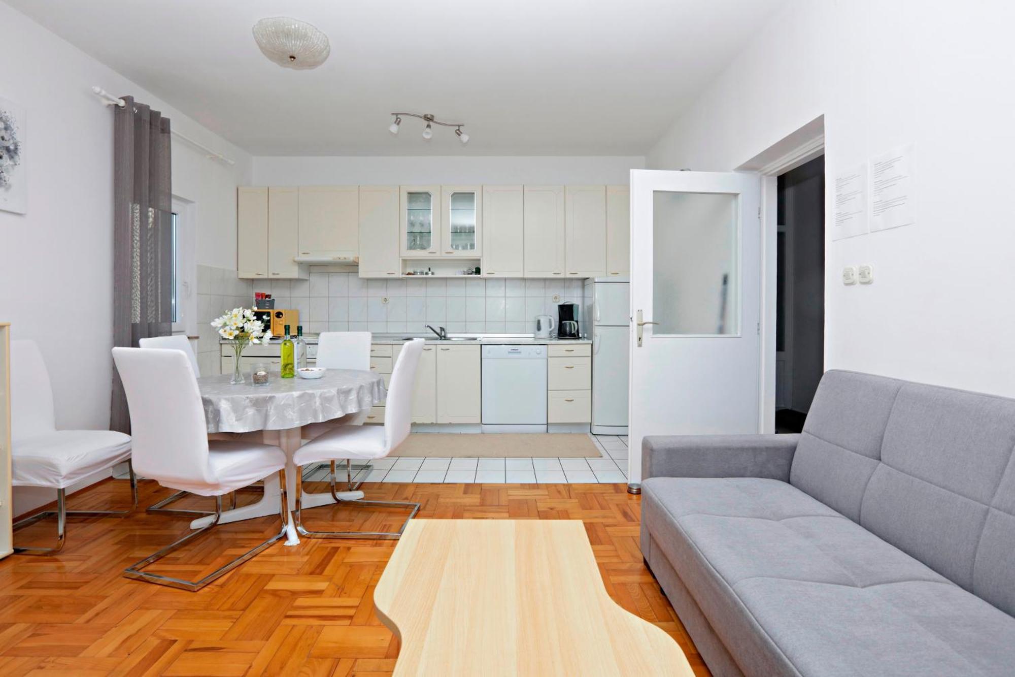 Apartments With A Parking Space Vodice - 16543 Phòng bức ảnh