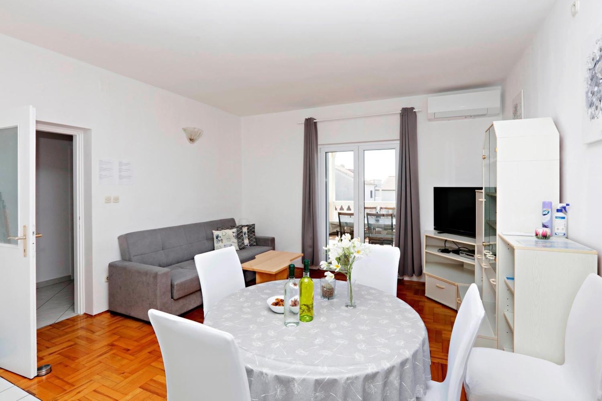 Apartments With A Parking Space Vodice - 16543 Phòng bức ảnh