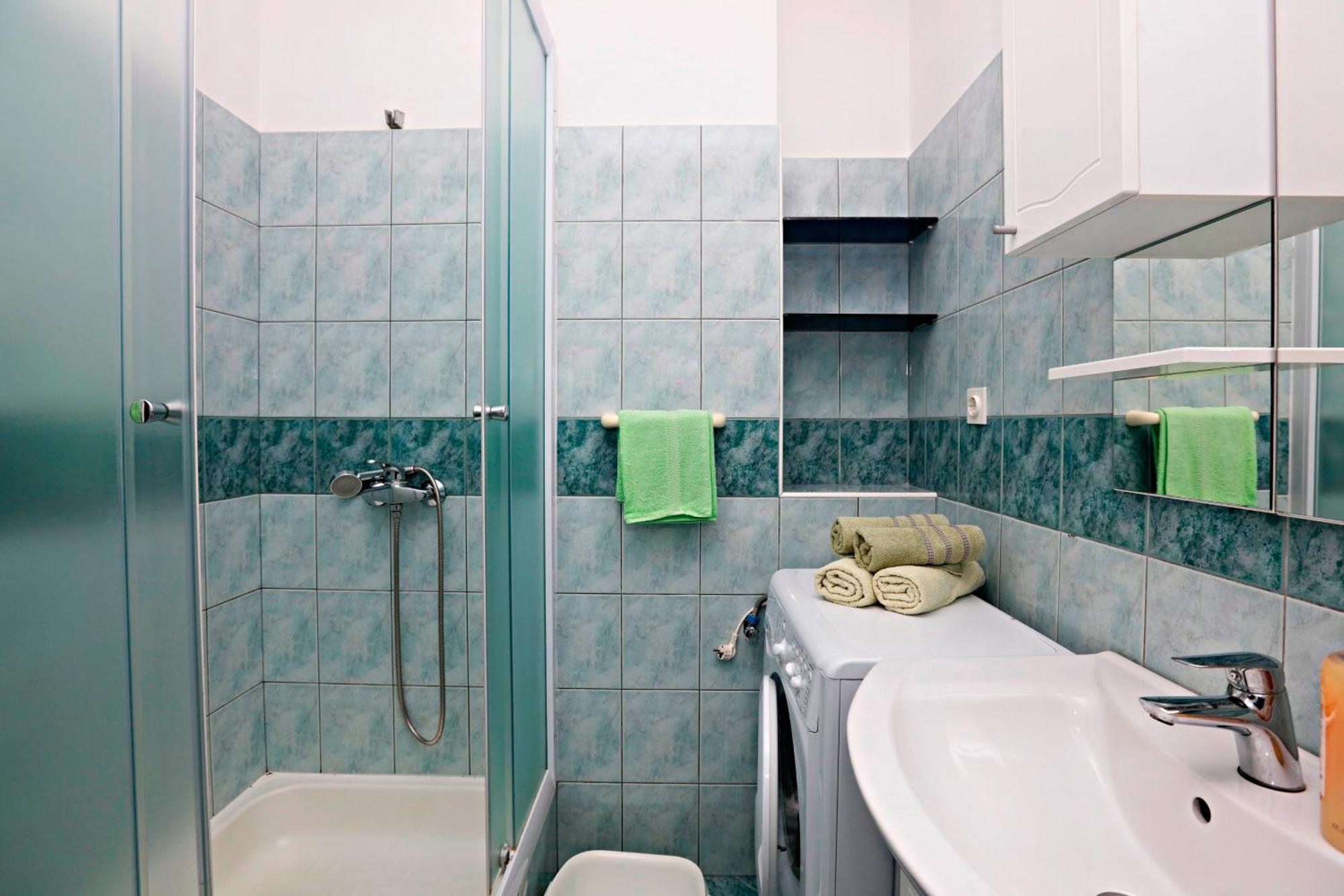Apartments With A Parking Space Vodice - 16543 Phòng bức ảnh