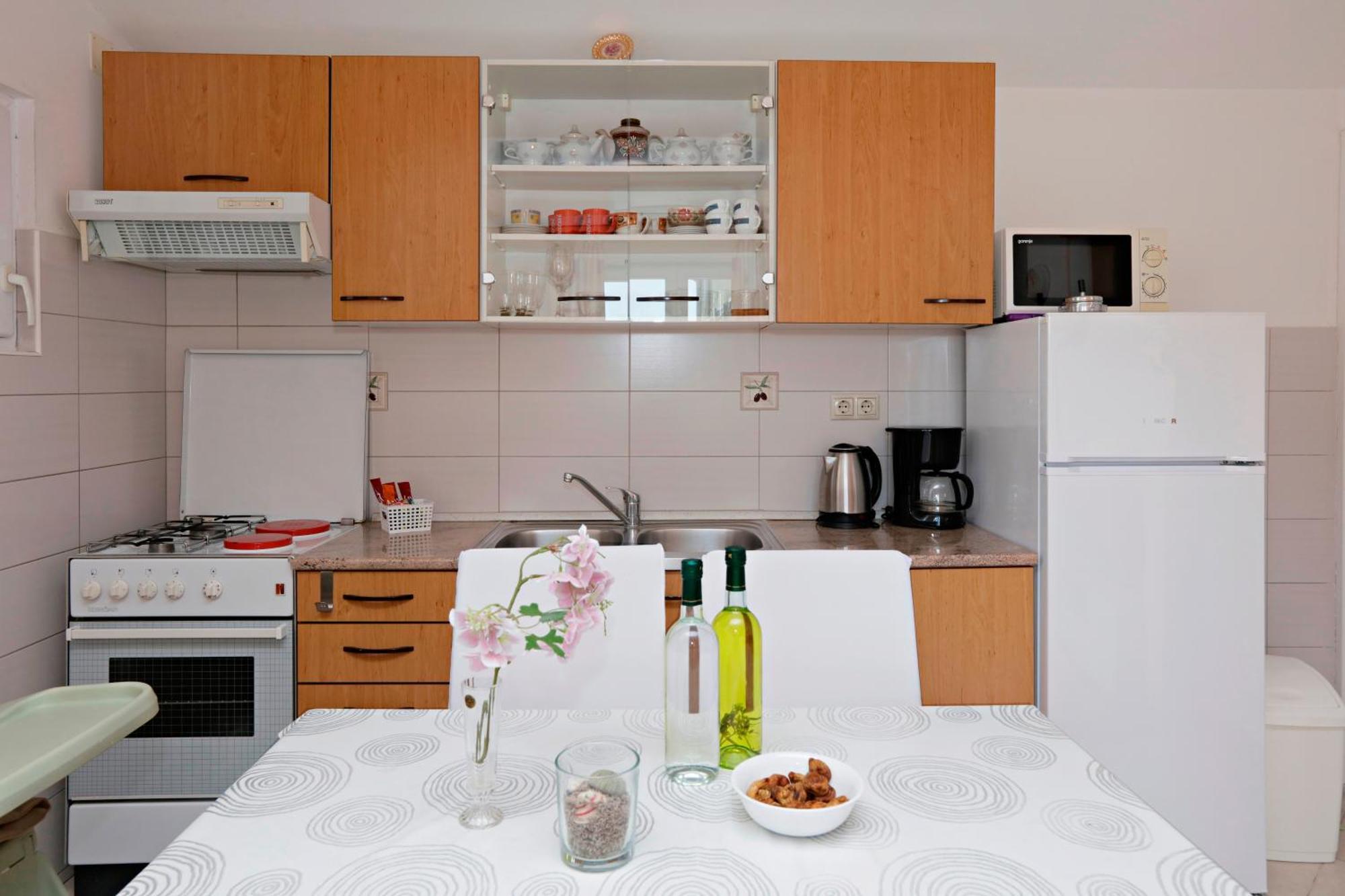 Apartments With A Parking Space Vodice - 16543 Phòng bức ảnh